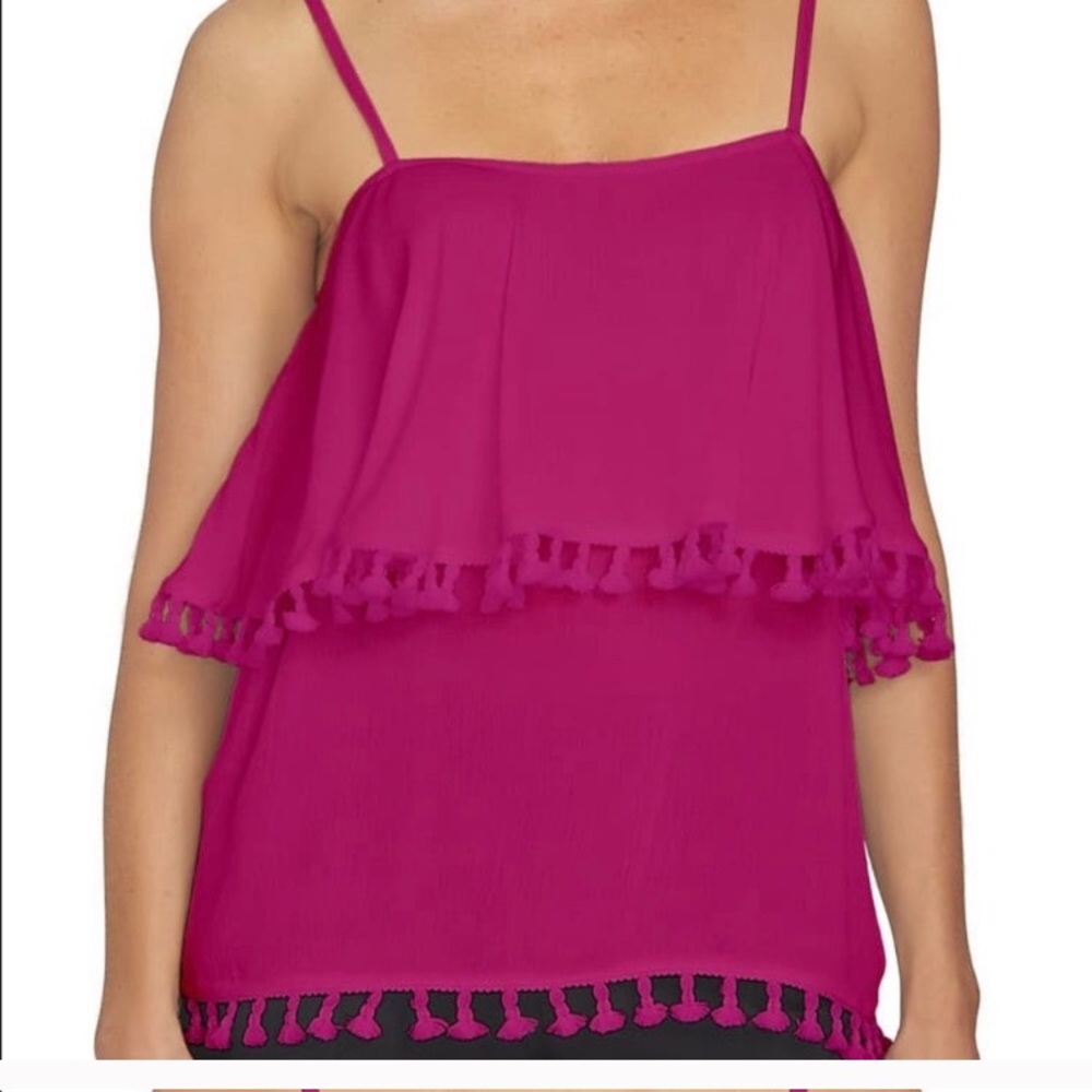 Magenta pompom tank